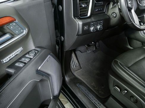Used 2023 GMC Sierra 1500 Denali w/ Denali Reserve Package AWD/4WD image 8