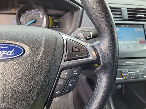 Used 2018 Ford Fusion SE w/ Equipment Group 201A image 23