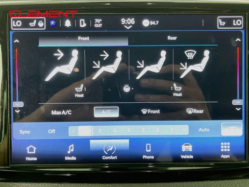 Used 2023 Chrysler Pacifica Touring-L FWD image 22