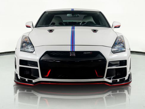 Used 2009 Nissan GT-R Premium image 23