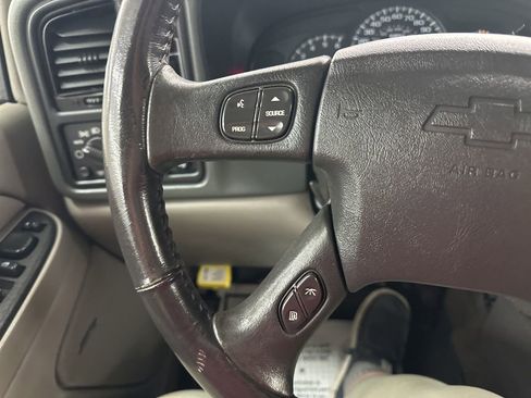 Used 2005 Chevrolet Suburban LT w/ Preferred Equipment Group image 38