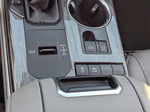 Used 2020 Toyota Highlander Platinum image 24