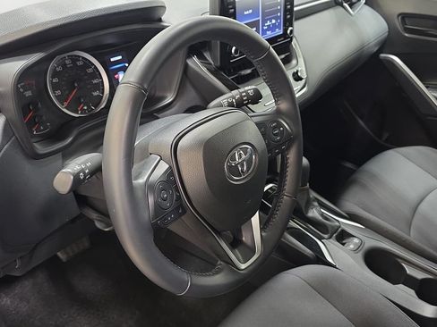 Used 2022 Toyota Corolla Cross LE AWD/4WD image 16