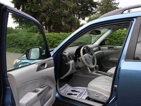 Used 2010 Subaru Forester 2.5X Premium w/ Popular Equipment Group 1A AWD/4WD image 5