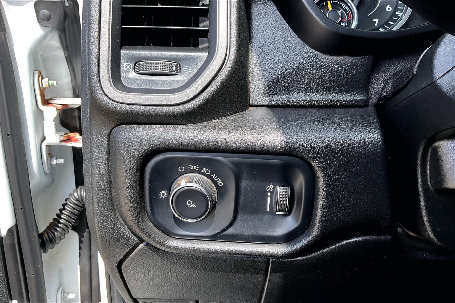 Used 2022 RAM 2500 Tradesman w/ Chrome Appearance Group AWD/4WD image 36