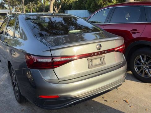 Used 2025 Volkswagen Jetta S FWD image 5