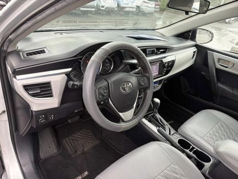 Used 2015 Toyota Corolla LE FWD image 11