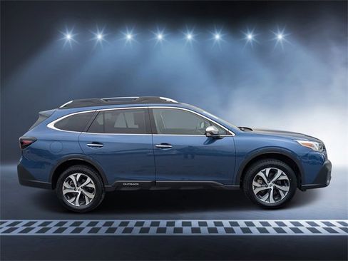 Used 2022 Subaru Outback Touring XT image 2