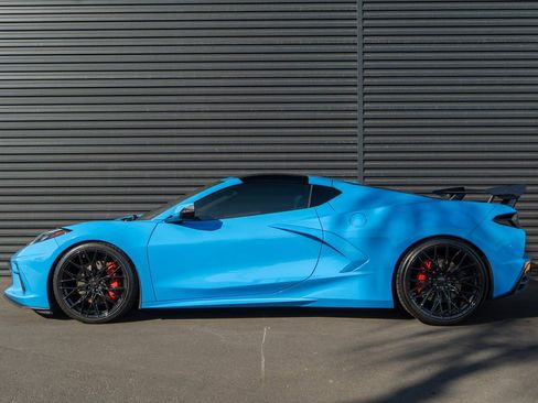 Used 2021 Chevrolet Corvette Stingray Premium Cpe w/ Z51 Performance Package image 2
