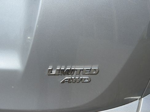Used 2018 Toyota RAV4 Limited w/ Advanced Technology Package AWD/4WD image 33