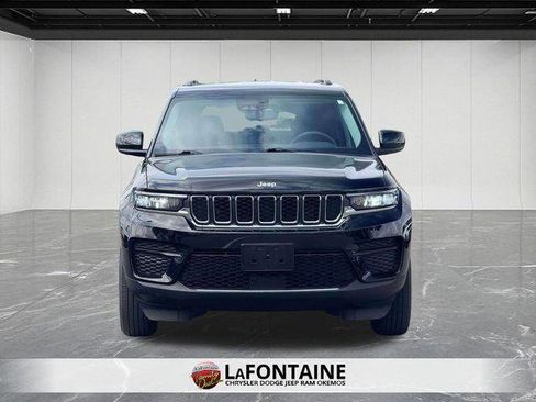 Certified 2023 Jeep Grand Cherokee Laredo w/ Luxury Tech Group I AWD/4WD image 2
