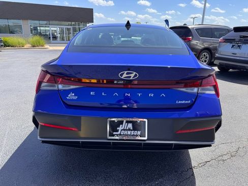 Used 2025 Hyundai Elantra Limited FWD image 4