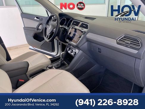 Used 2018 Volkswagen Tiguan SE AWD/4WD image 51