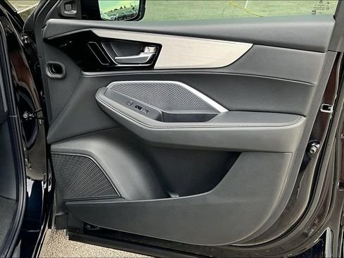 Used 2025 Acura MDX SH-AWD image 24