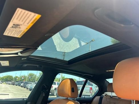 Used 2019 BMW 530i RWD image 35