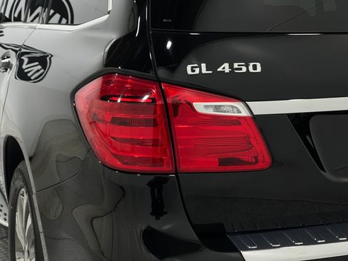 Used 2016 Mercedes-Benz GL 450 4MATIC w/ Premium I Package image 38