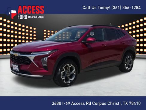 Used 2025 Chevrolet Trax LT FWD image 4