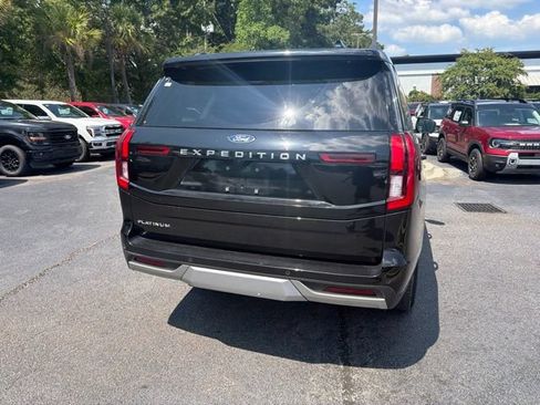 Used 2025 Ford Expedition Platinum AWD/4WD image 6
