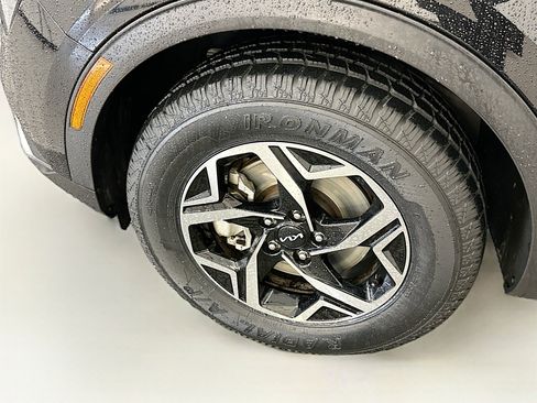 Used 2024 Kia Sportage LX image 11