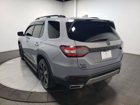 Certified 2023 Honda Pilot Elite image 9