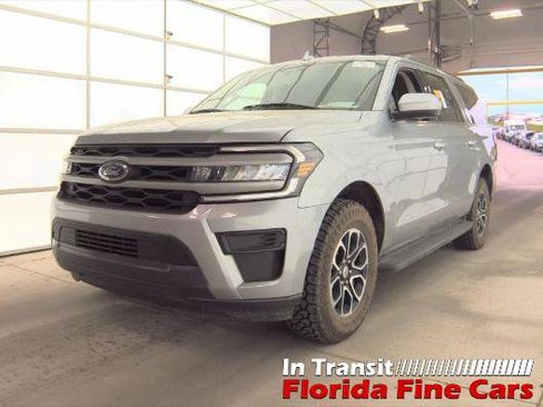 Used 2024 Ford Expedition Max XLT image 2