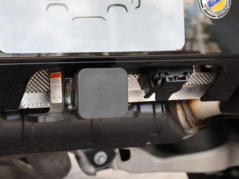 New 2026 Land Rover Defender 110 OCTA AWD/4WD image 16