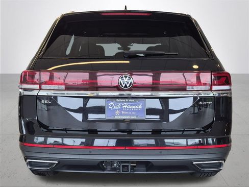 Used 2025 Volkswagen Atlas SEL AWD/4WD image 8