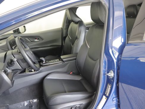 Used 2024 Toyota Prius XLE AWD/4WD image 7