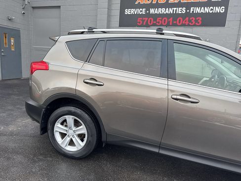 Used 2013 Toyota RAV4 XLE image 9