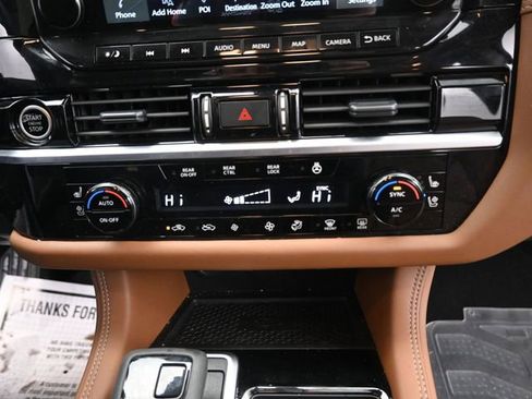 Used 2024 Nissan Pathfinder Platinum w/ Cargo Package image 18