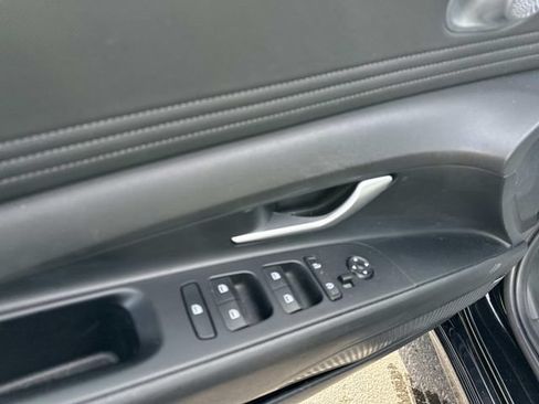 Used 2024 Hyundai Elantra Limited FWD image 9