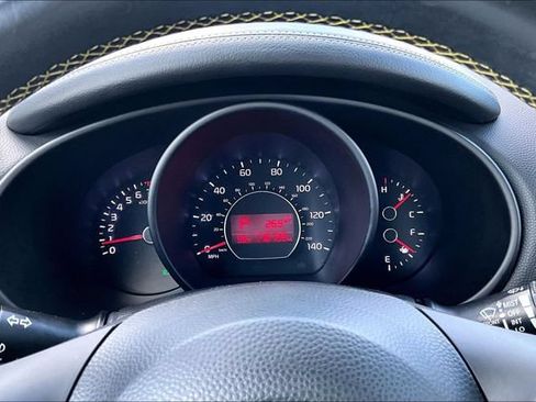 Used 2016 Kia Soul + w/ Audio Package FWD image 12