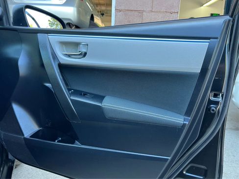 Used 2016 Toyota Corolla image 18
