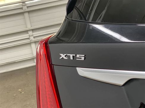 Used 2017 Cadillac XT5 Luxury image 10