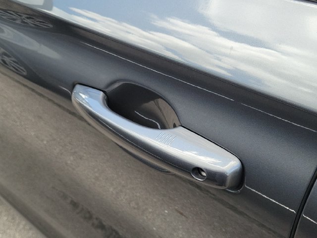 Certified 2025 Lincoln Corsair FWD image 9