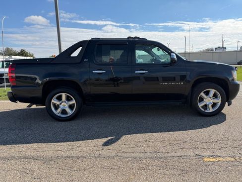 Used 2008 Chevrolet Avalanche LT image 19
