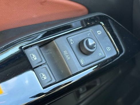 Used 2021 Volkswagen ID.4 Pro S RWD image 16