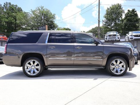 Used 2019 GMC Yukon XL Denali w/ Open Road Package AWD/4WD image 8