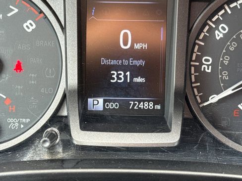 Certified 2018 Toyota Tacoma TRD Sport RWD image 3