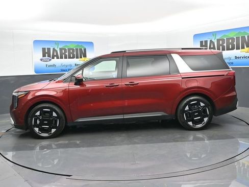 Used 2025 Kia Carnival EX FWD image 2