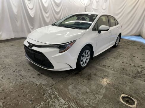 Used 2023 Toyota Corolla LE w/ Carpet Mat Package (TMS) FWD image 12