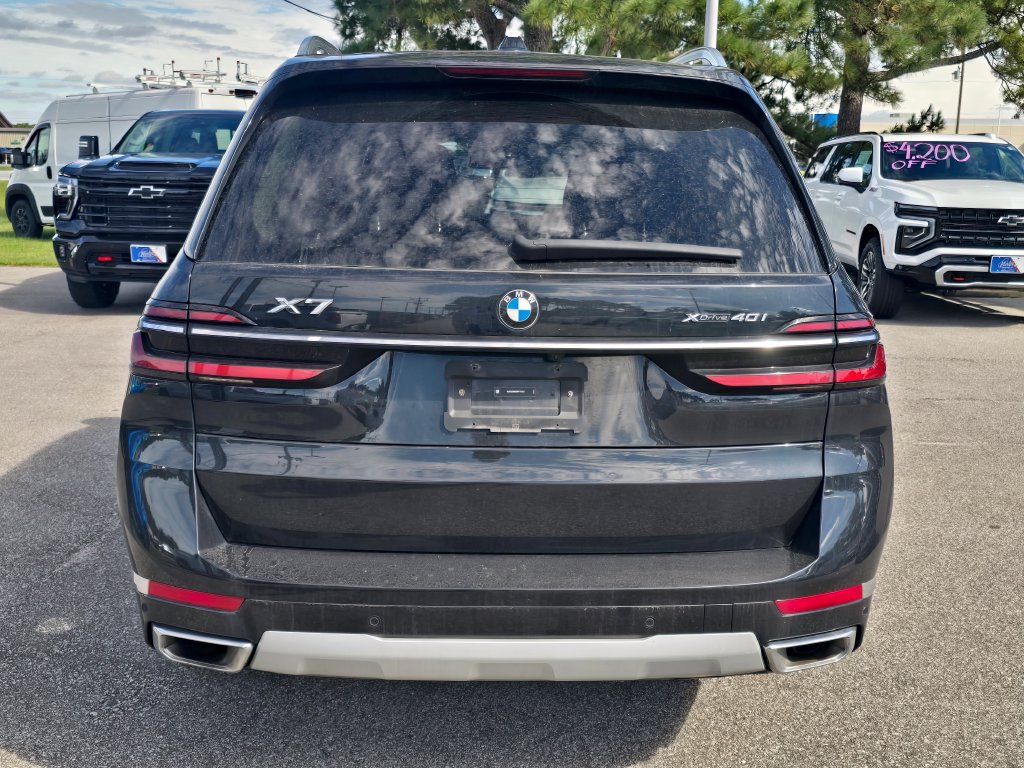 Used 2025 BMW X7 xDrive40i AWD/4WD image 4