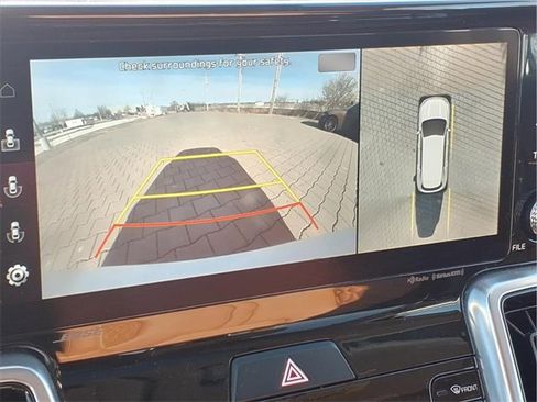 Used 2023 Kia Sorento SX Prestige image 11