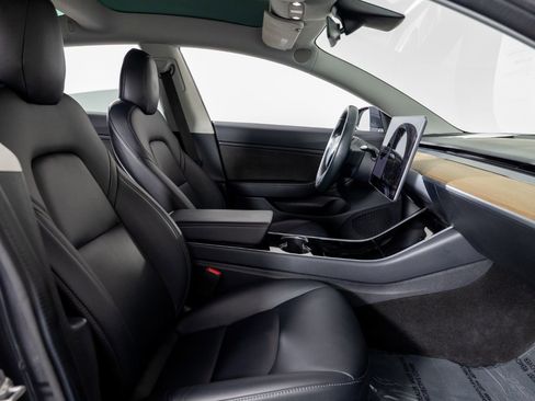 Used 2018 Tesla Model 3 Long Range image 26