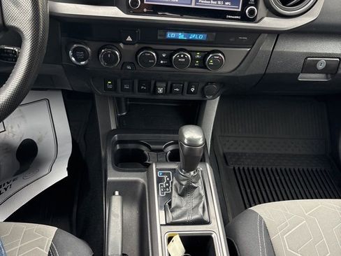 Used 2022 Toyota Tacoma TRD Sport image 31