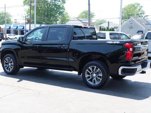 Used 2024 Chevrolet Silverado 1500 LT AWD/4WD image 2