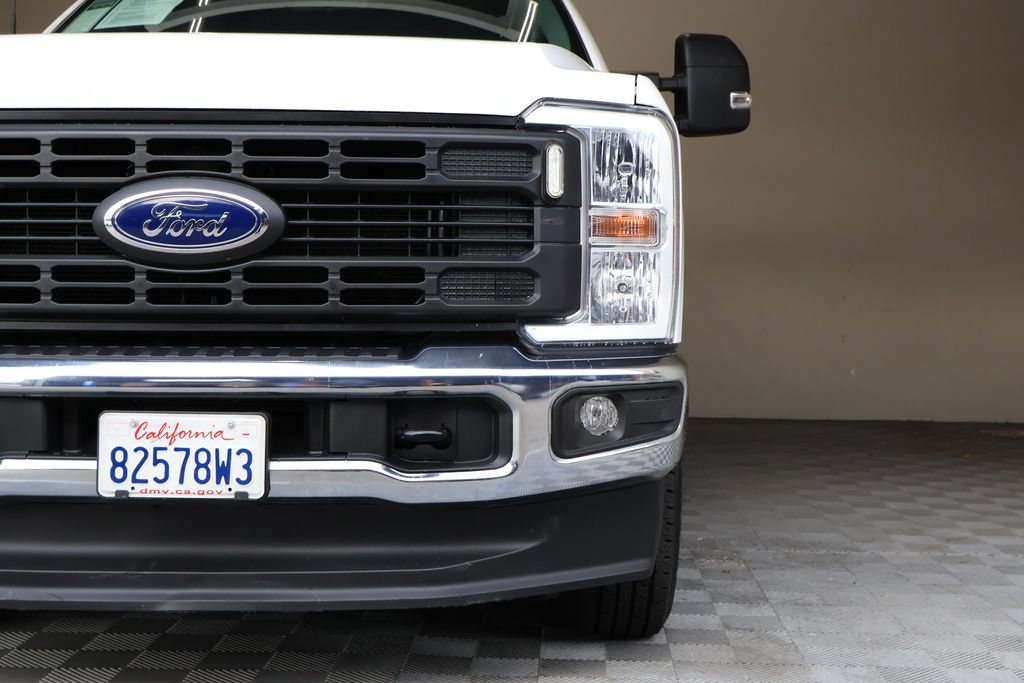 Used 2023 Ford F350 XL w/ Snow Plow/Camper Package AWD/4WD image 5