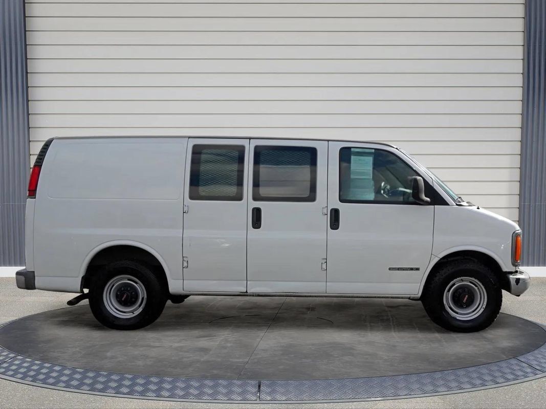 Used 1997 GMC Savana 2500 RWD image 10