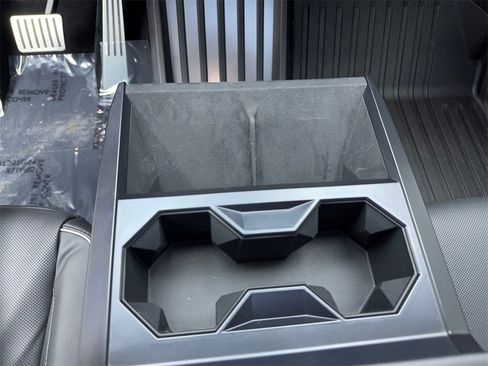 Used 2024 Tesla Cybertruck AWD Crew Cab image 28