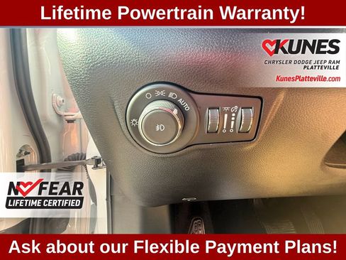 Used 2024 Jeep Compass Latitude AWD/4WD image 19